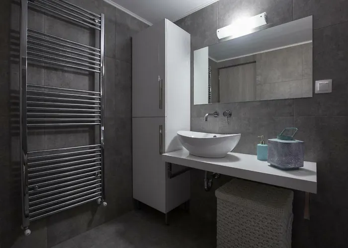 Daire Chalepa Boutique